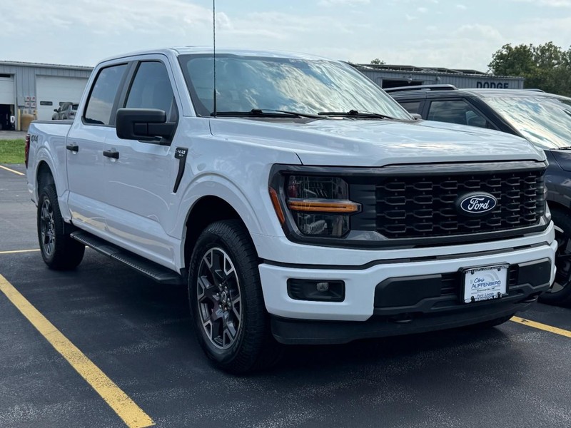 Ford F-150 Vehicle Full-screen Gallery Image 02