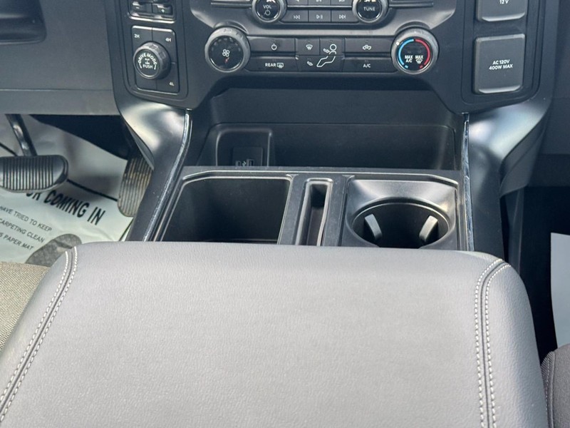 Ford F-150 Vehicle Full-screen Gallery Image 15