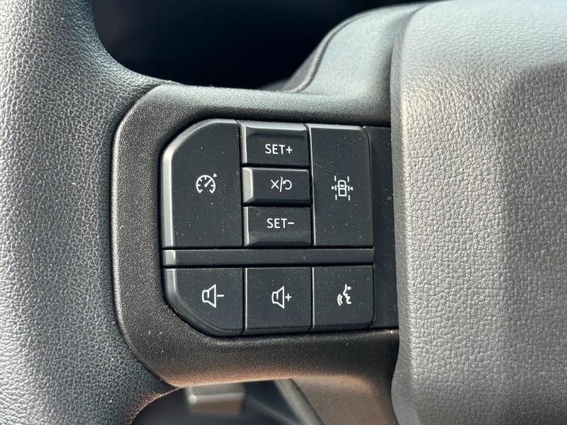 Ford F-150 Vehicle Full-screen Gallery Image 19
