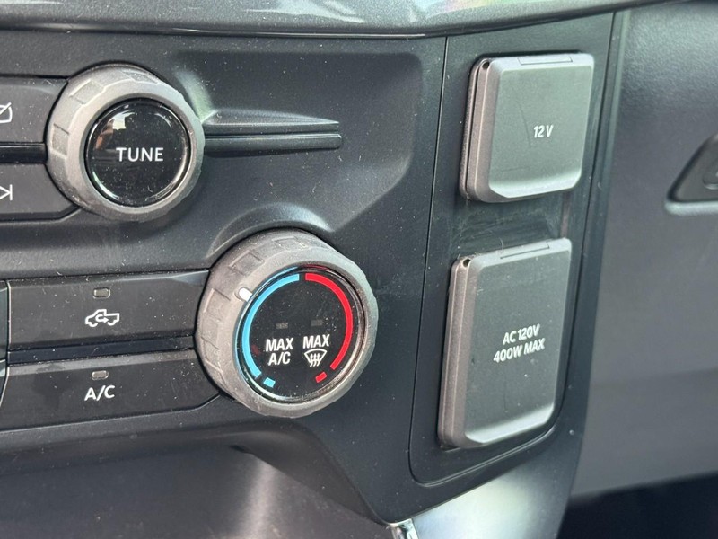 Ford F-150 Vehicle Full-screen Gallery Image 23