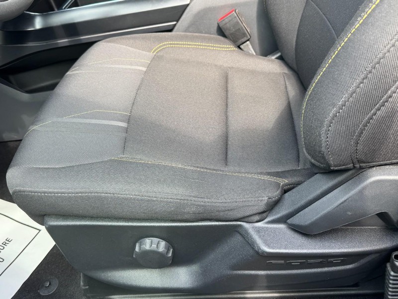 Ford F-150 Vehicle Full-screen Gallery Image 26