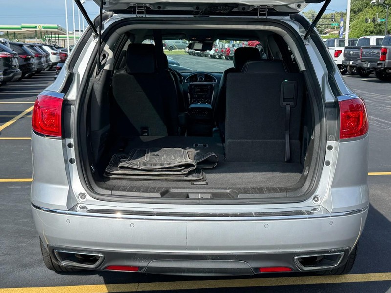 Buick Enclave Vehicle Full-screen Gallery Image 05