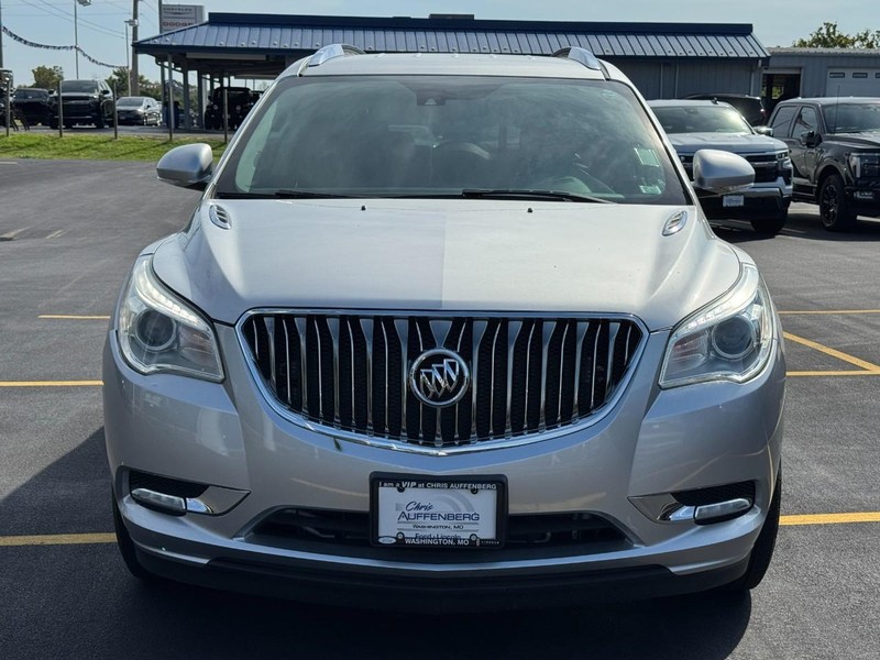 Buick Enclave Vehicle Full-screen Gallery Image 09