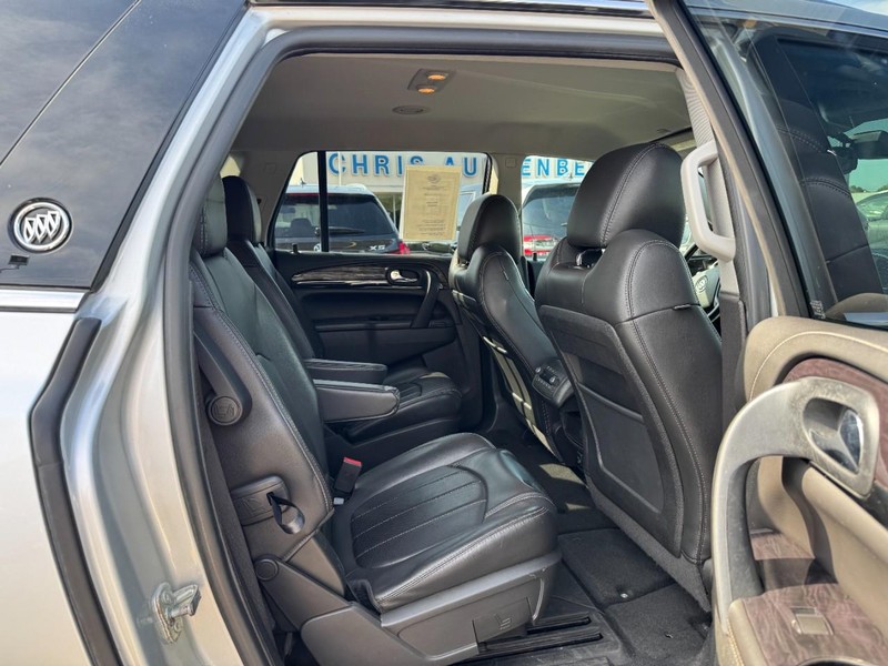Buick Enclave Vehicle Full-screen Gallery Image 10