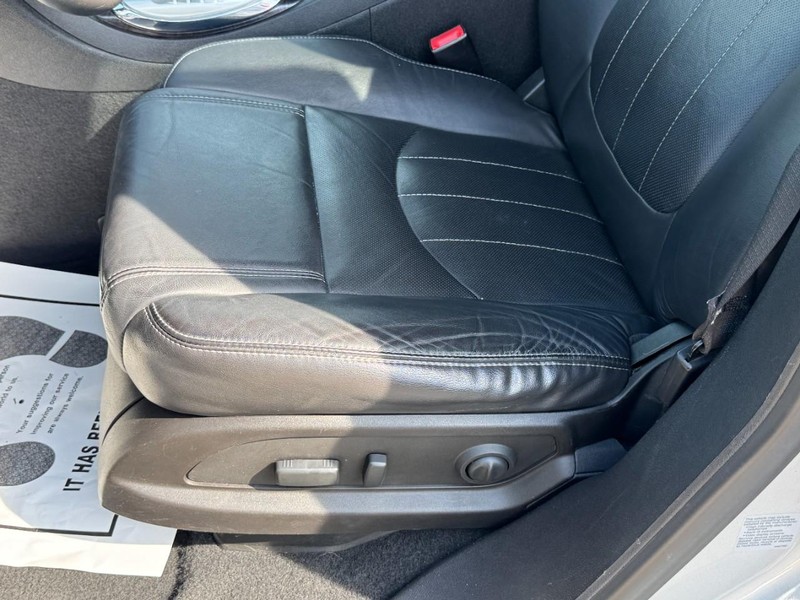 Buick Enclave Vehicle Full-screen Gallery Image 25