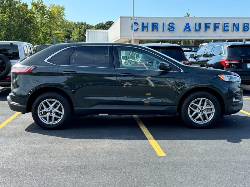Ford Edge Vehicle Full-screen Gallery Image 01