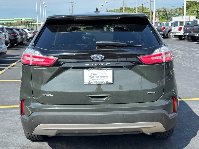 Ford Edge Vehicle Full-screen Gallery Image 04