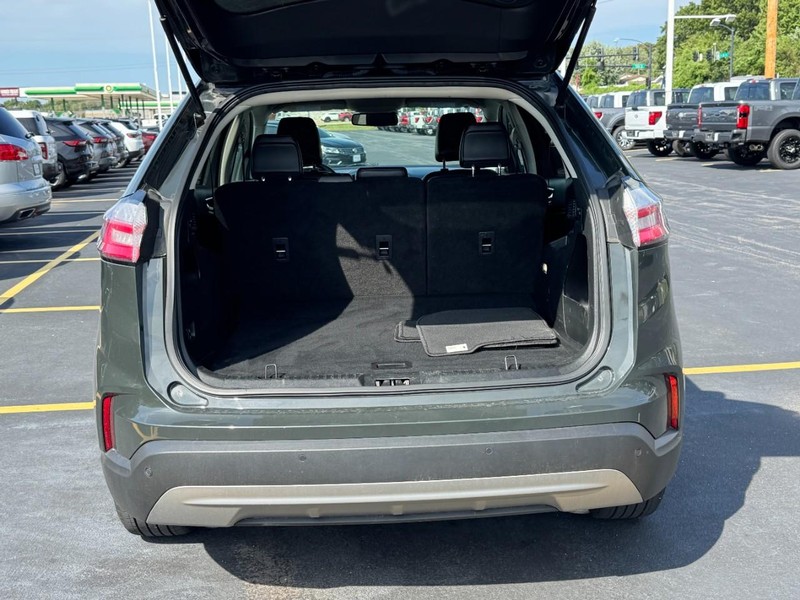 Ford Edge Vehicle Full-screen Gallery Image 05