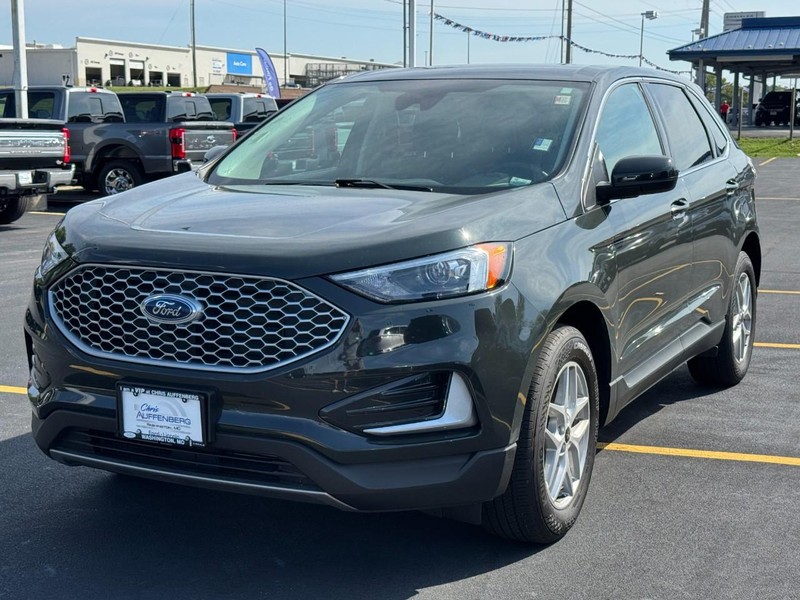 Ford Edge Vehicle Full-screen Gallery Image 08