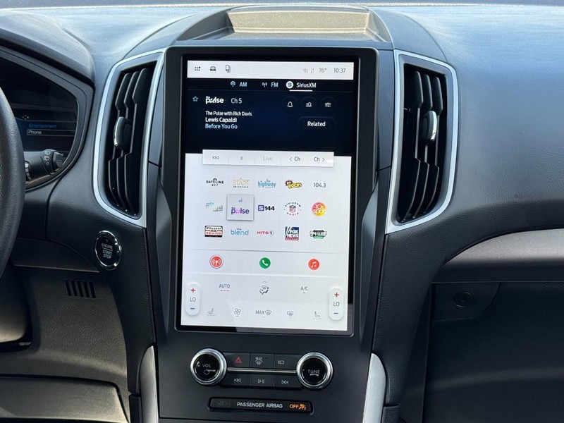 Ford Edge Vehicle Full-screen Gallery Image 13