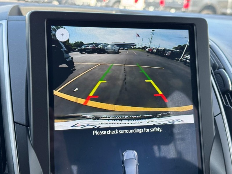 Ford Edge Vehicle Full-screen Gallery Image 20
