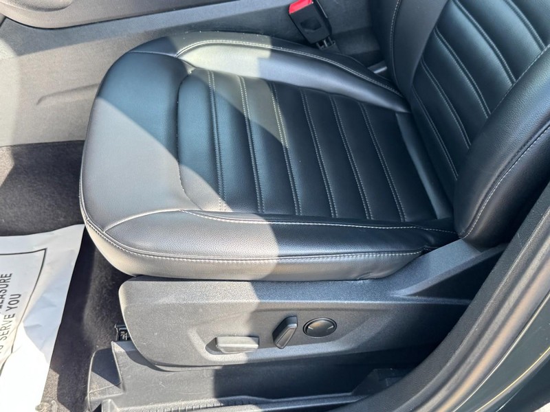 Ford Edge Vehicle Full-screen Gallery Image 22