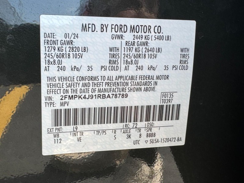 Ford Edge Vehicle Full-screen Gallery Image 23
