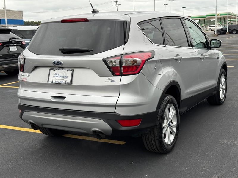 Ford Escape Vehicle Full-screen Gallery Image 03