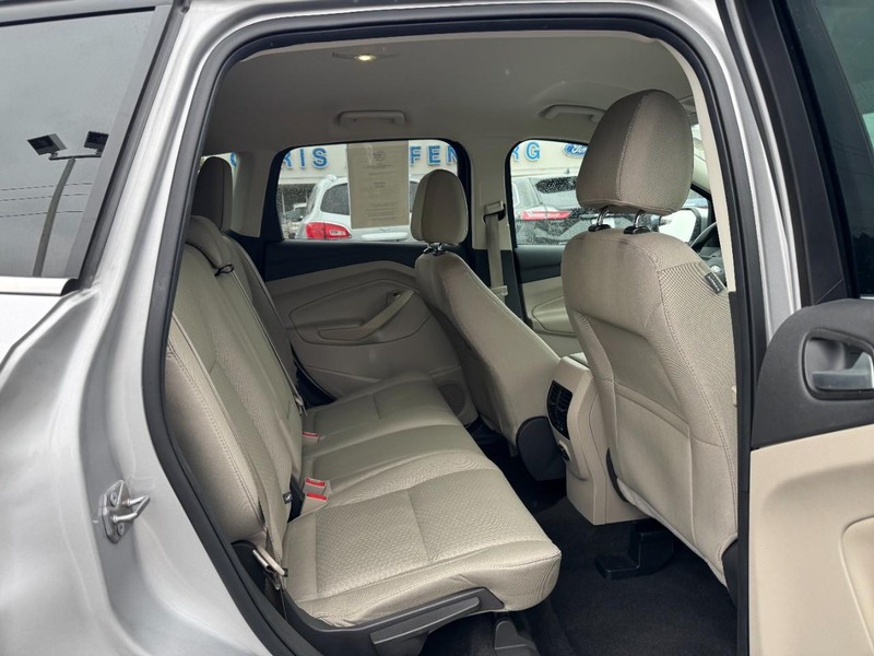 Ford Escape Vehicle Full-screen Gallery Image 10