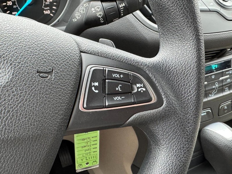 Ford Escape Vehicle Full-screen Gallery Image 17