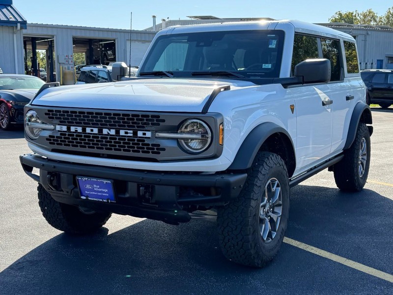 Ford Bronco Vehicle Full-screen Gallery Image 08