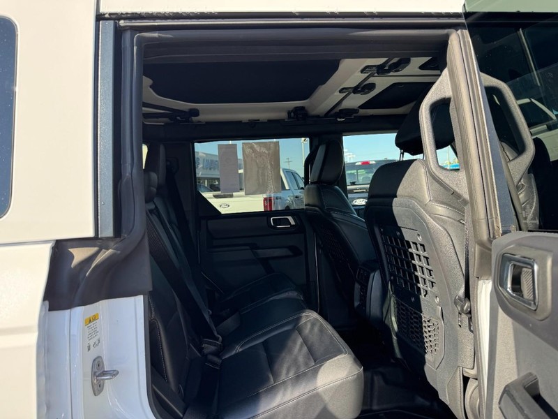 Ford Bronco Vehicle Full-screen Gallery Image 10