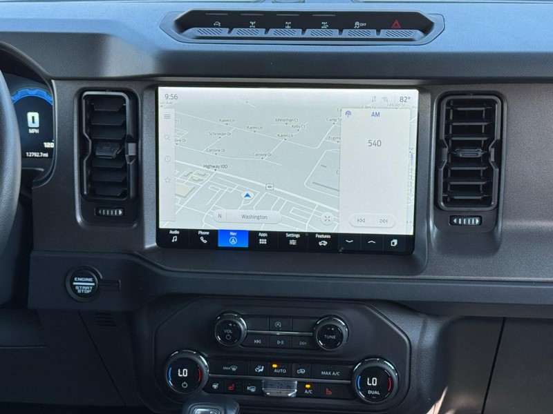 Ford Bronco Vehicle Full-screen Gallery Image 13