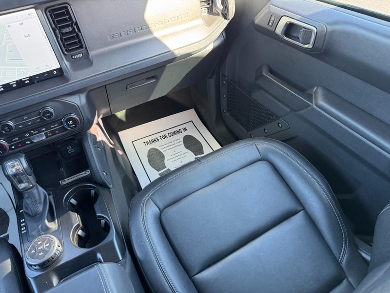 Ford Bronco Vehicle Full-screen Gallery Image 15