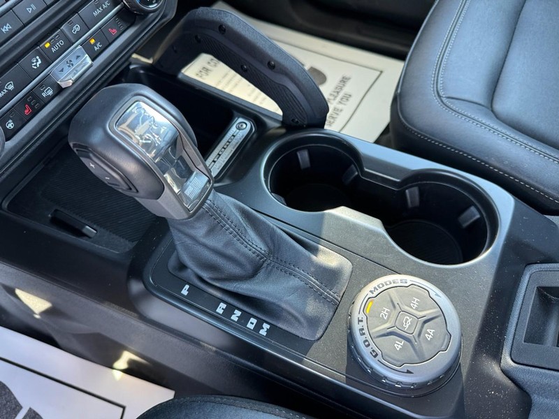 Ford Bronco Vehicle Full-screen Gallery Image 19
