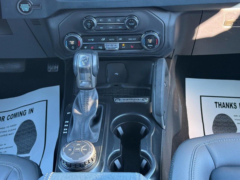 Ford Bronco Vehicle Full-screen Gallery Image 14