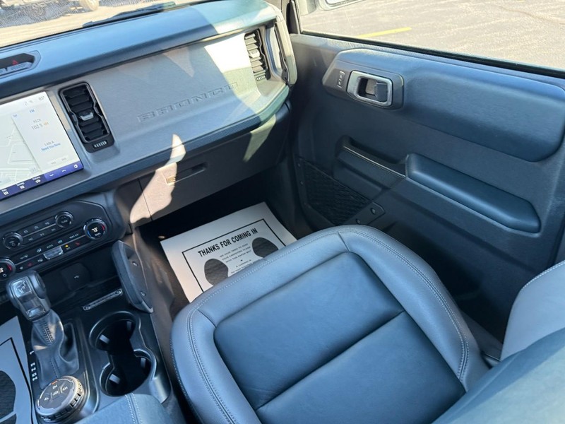 Ford Bronco Vehicle Full-screen Gallery Image 15