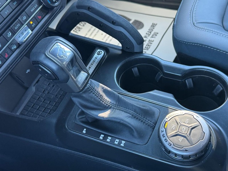 Ford Bronco Vehicle Full-screen Gallery Image 19
