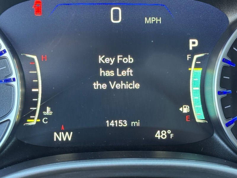 Chrysler Voyager Vehicle Full-screen Gallery Image 19