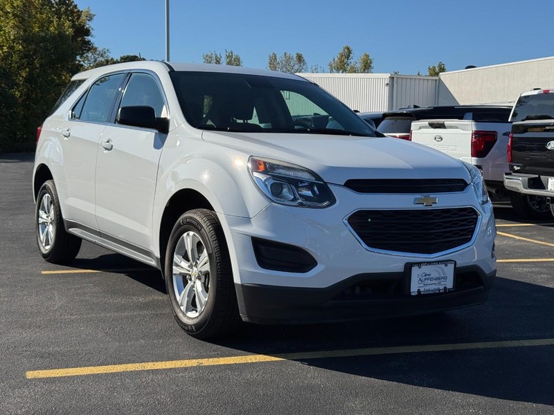 Chevrolet Equinox Vehicle Full-screen Gallery Image 02