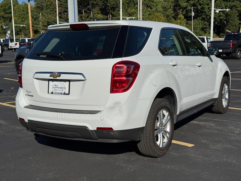 Chevrolet Equinox Vehicle Full-screen Gallery Image 03