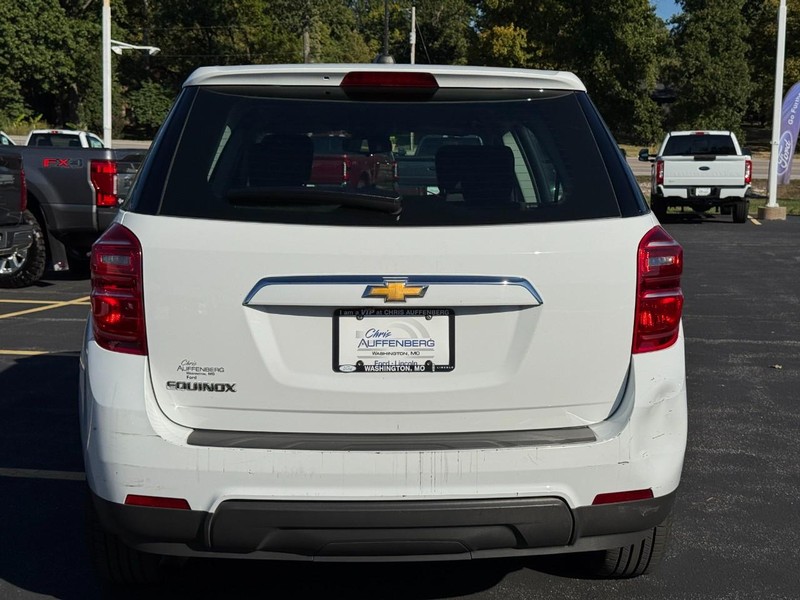 Chevrolet Equinox Vehicle Full-screen Gallery Image 04