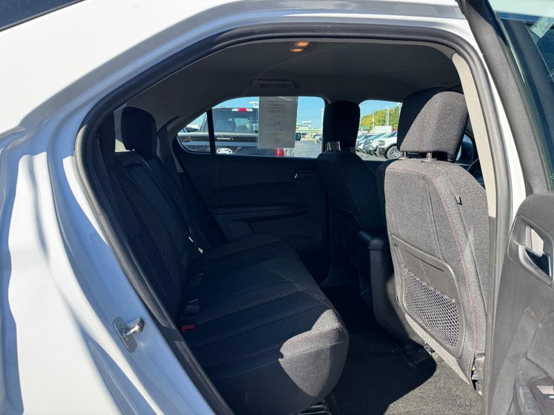 Chevrolet Equinox Vehicle Full-screen Gallery Image 10
