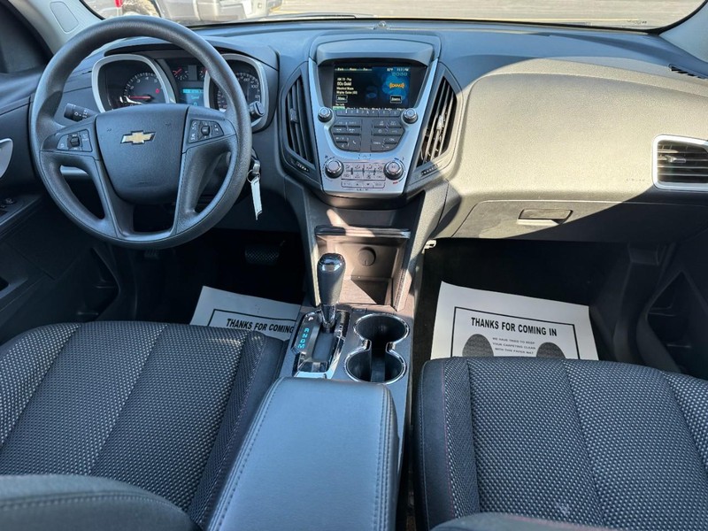 Chevrolet Equinox Vehicle Full-screen Gallery Image 11