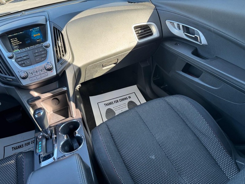Chevrolet Equinox Vehicle Full-screen Gallery Image 15