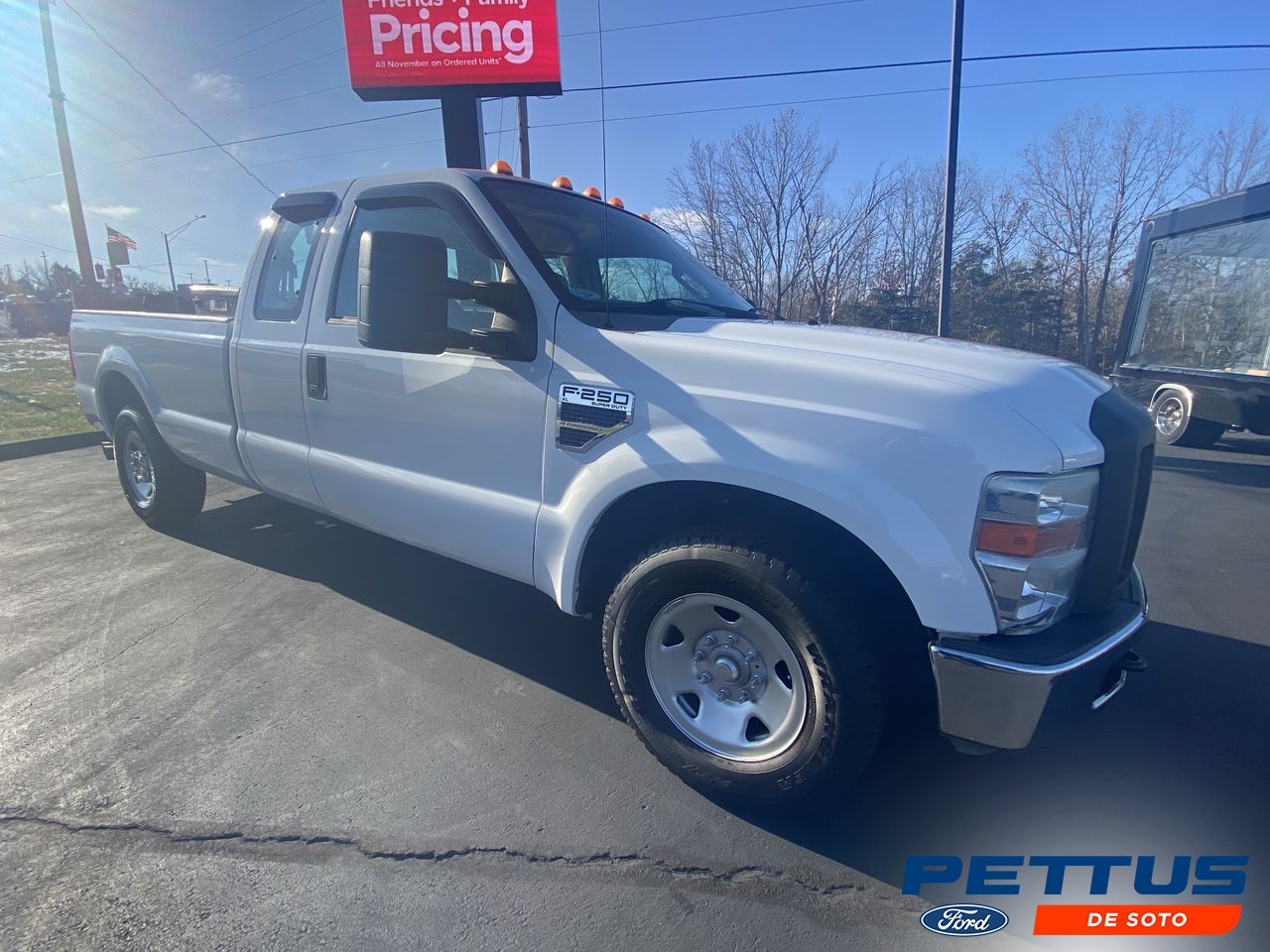 2008 White Ford Super Duty F-250 SRW XL RWD Truck