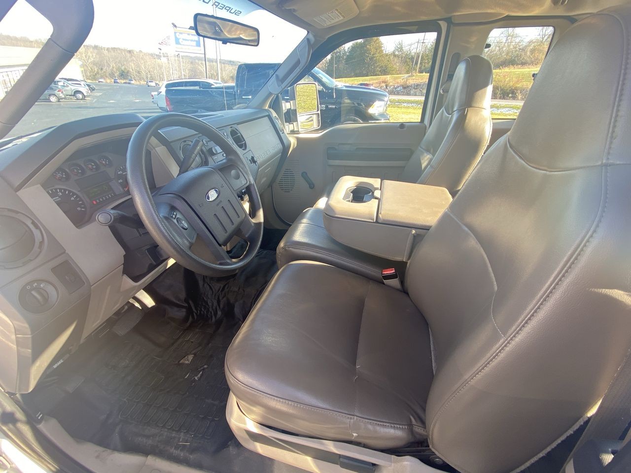 2008 White Ford Super Duty F-250 SRW XL RWD Truck