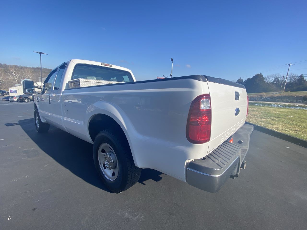 2008 White Ford Super Duty F-250 SRW XL RWD Truck