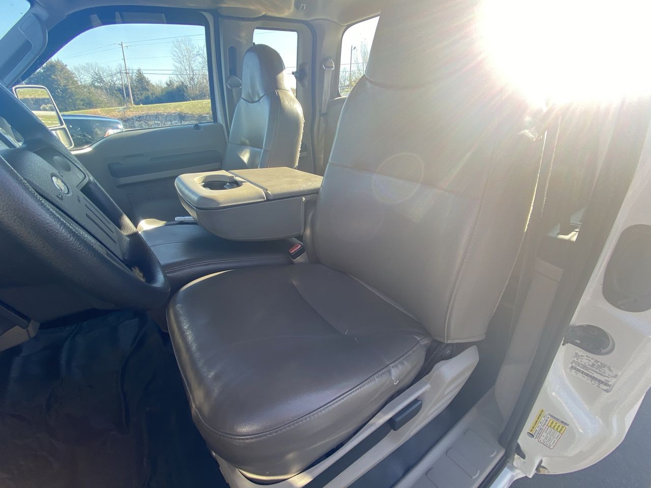 2008 White Ford Super Duty F-250 SRW XL RWD Truck