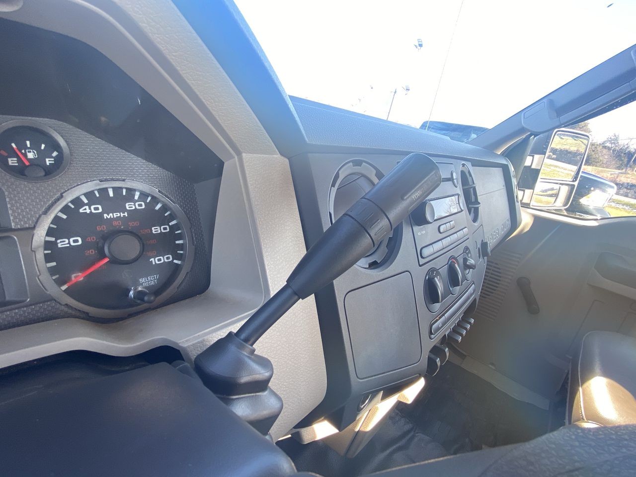 2008 White Ford Super Duty F-250 SRW XL RWD Truck