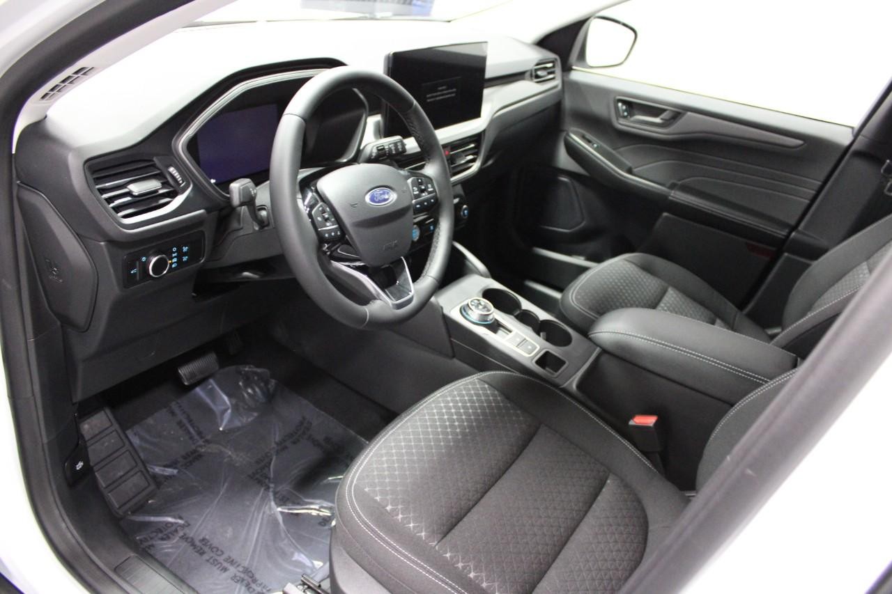 2023 Ox White Ford Escape Active AWD SUV