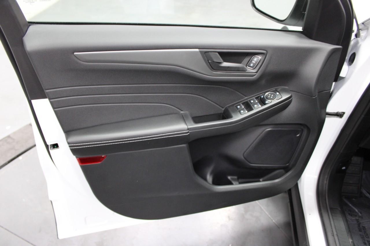 2023 Ox White Ford Escape Active AWD SUV