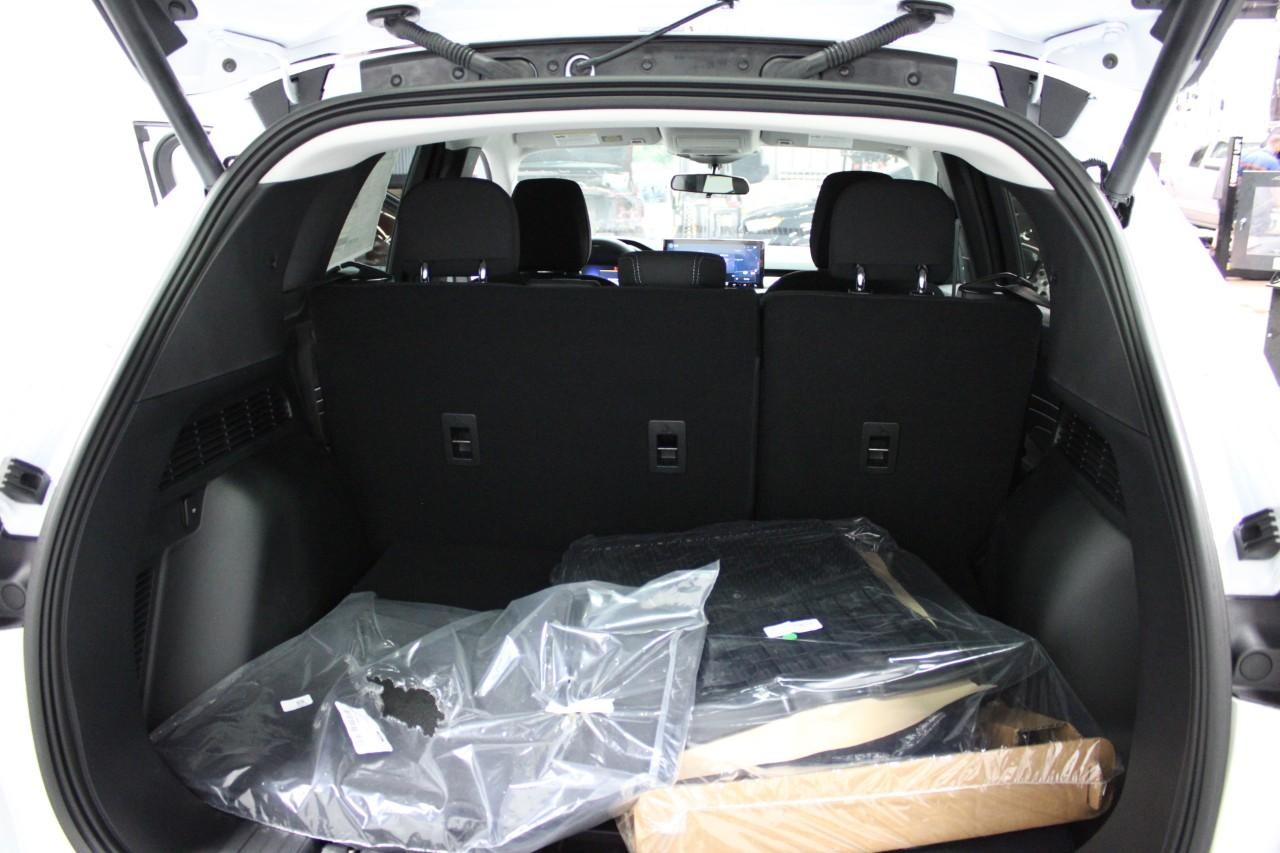 2023 Ox White Ford Escape Active AWD SUV