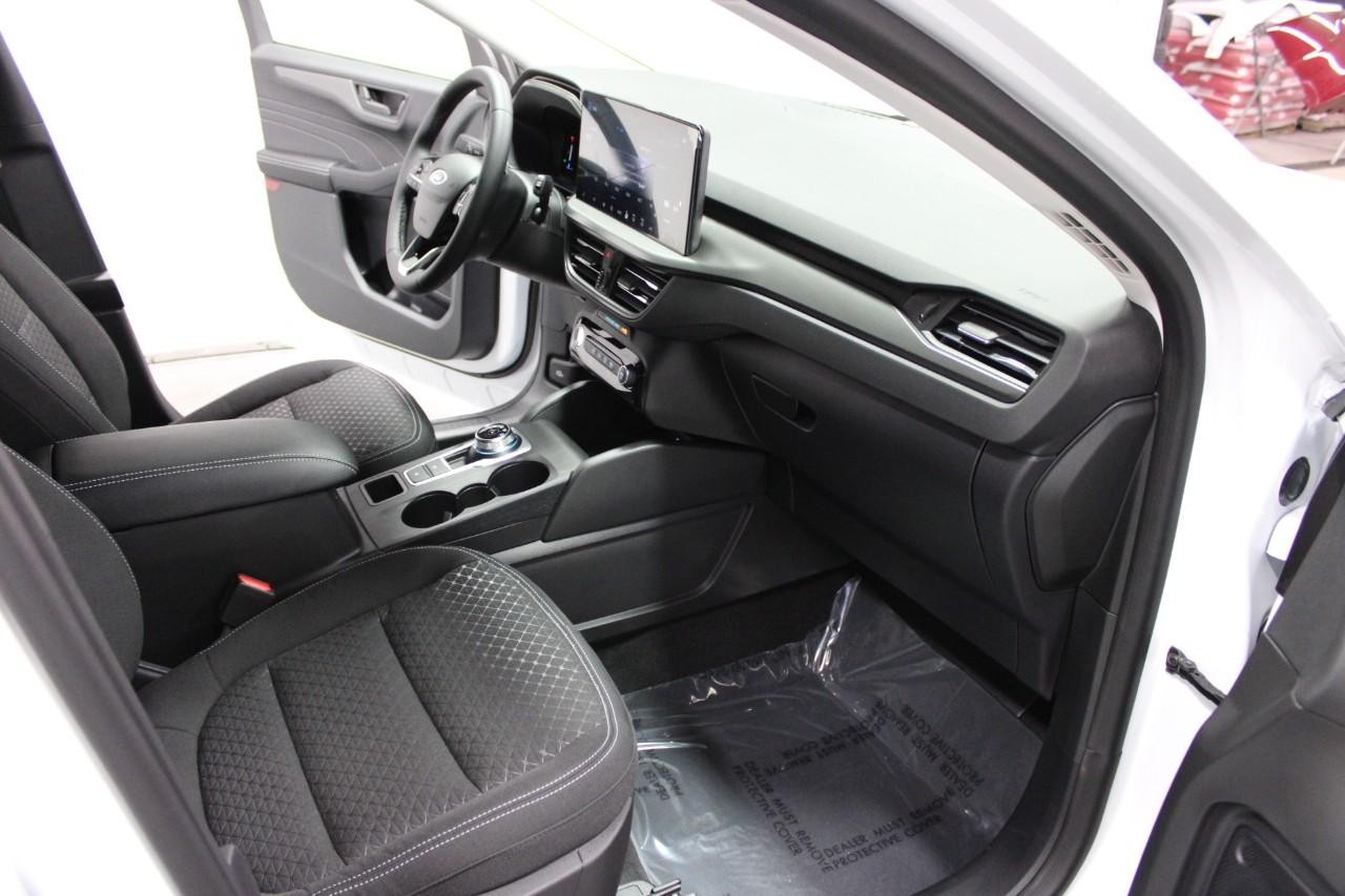 2023 Ox White Ford Escape Active AWD SUV