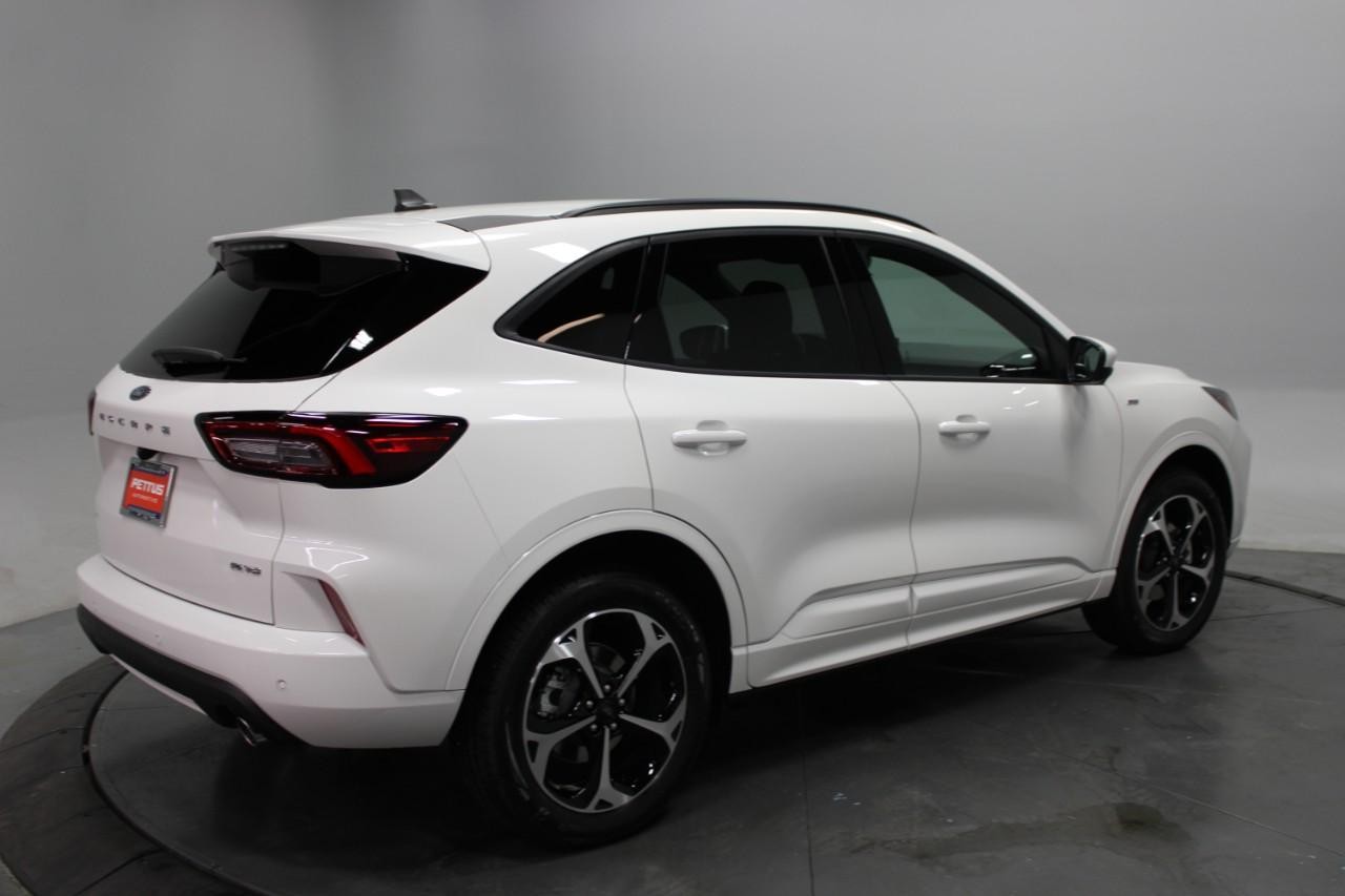 2024 Star White Metallic Tri-Coat Ford Escape ST-Line Select AWD SUV