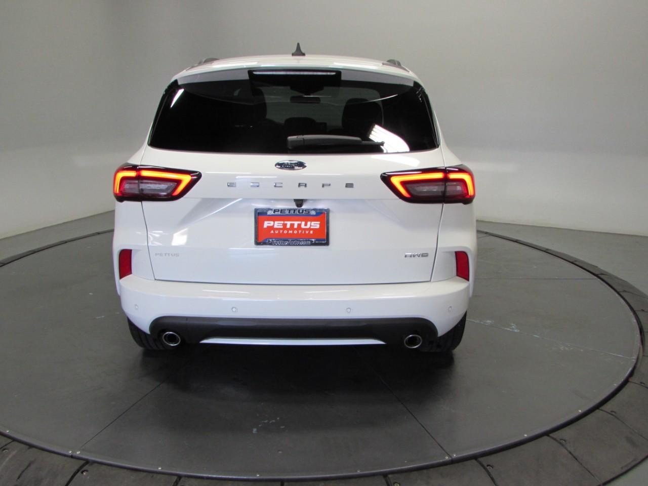 Ford Escape Vehicle Full-screen Gallery Image 27