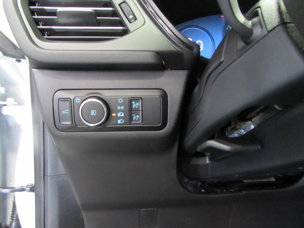 Ford Escape Vehicle Full-screen Gallery Image 34