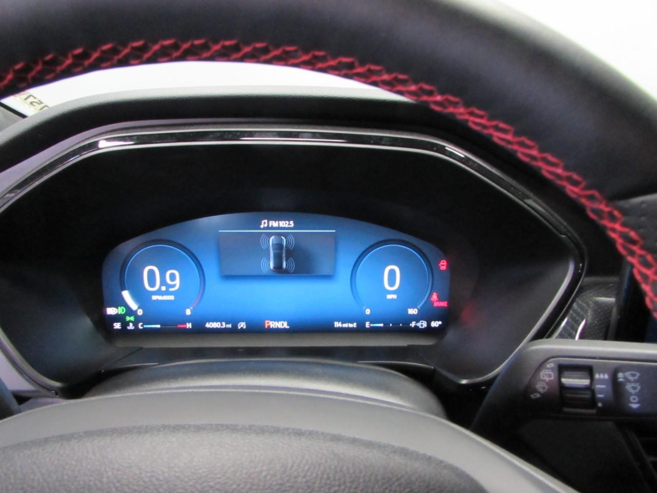 Ford Escape Vehicle Full-screen Gallery Image 38