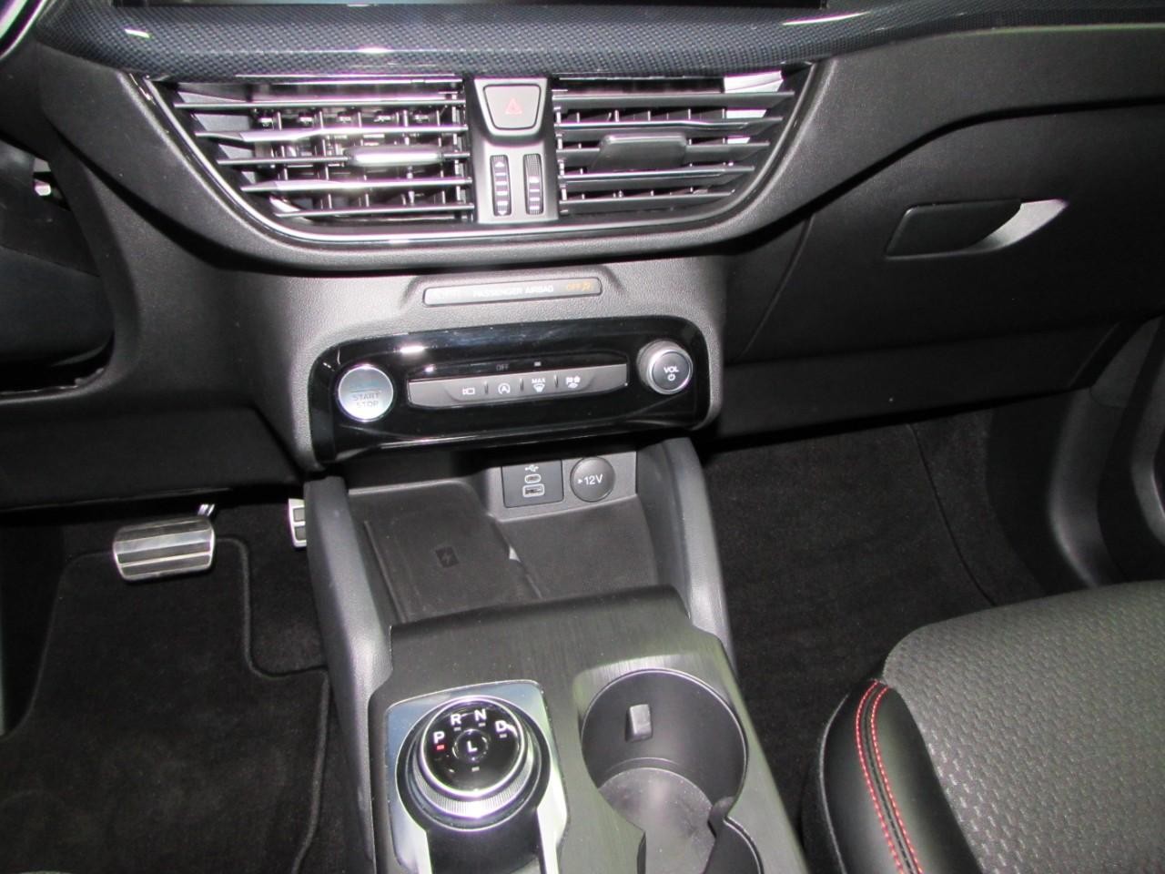 Ford Escape Vehicle Full-screen Gallery Image 41