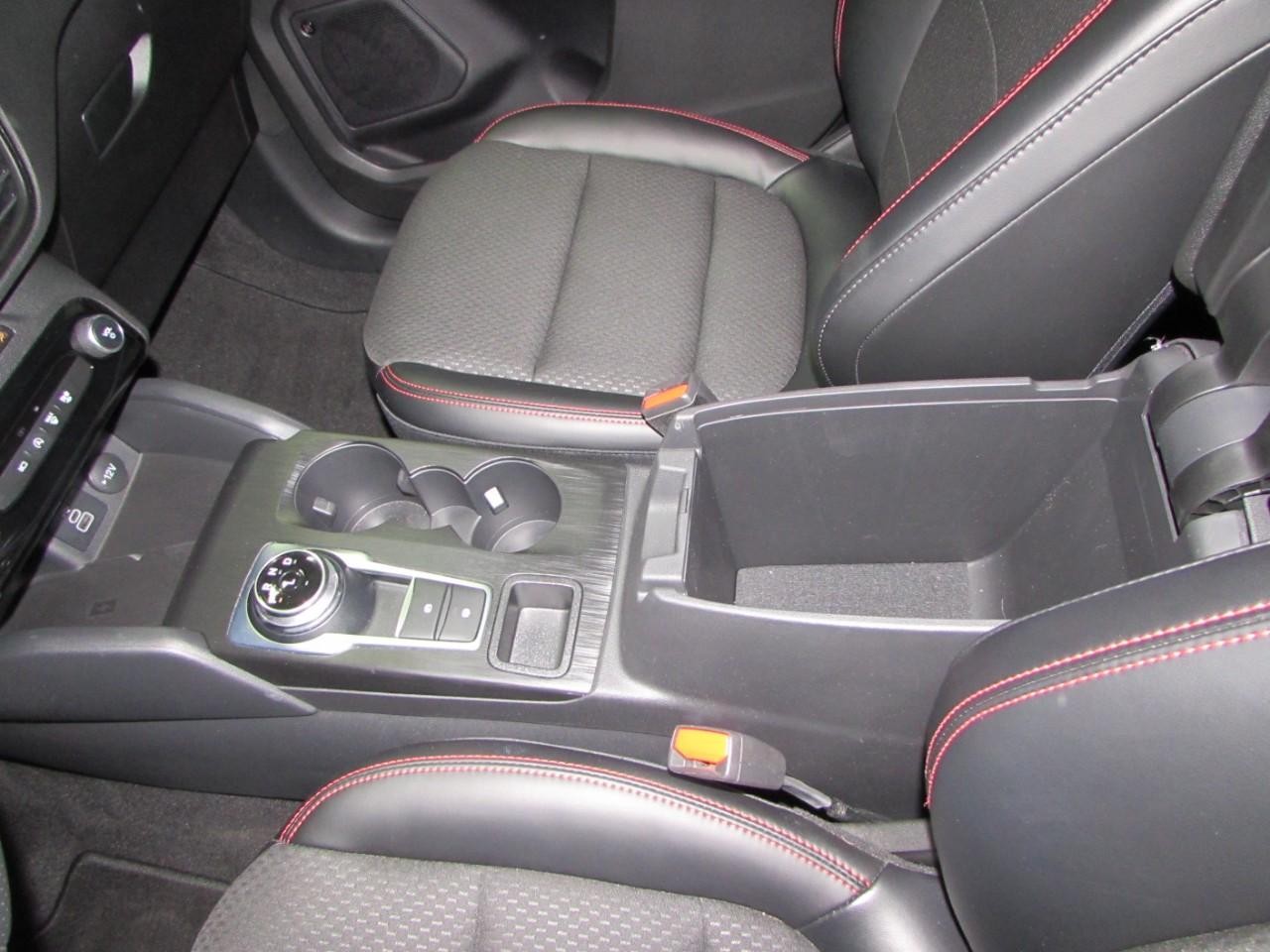 Ford Escape Vehicle Full-screen Gallery Image 42